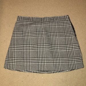 Black and white herringbone mini skirt
